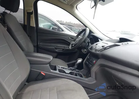 2017 Ford Escape S z USA, uszkodzony, nr VIN 1FMCU0F73HUB64817